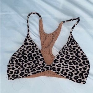 Acacia cheetah Print jaws top